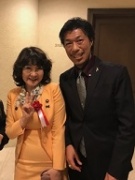 ł(^^)/